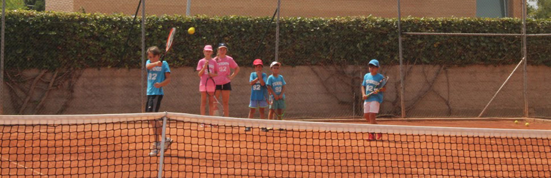 Academia Tenis 92. Campus tenis verano en náquera valencia con ingles intensivo