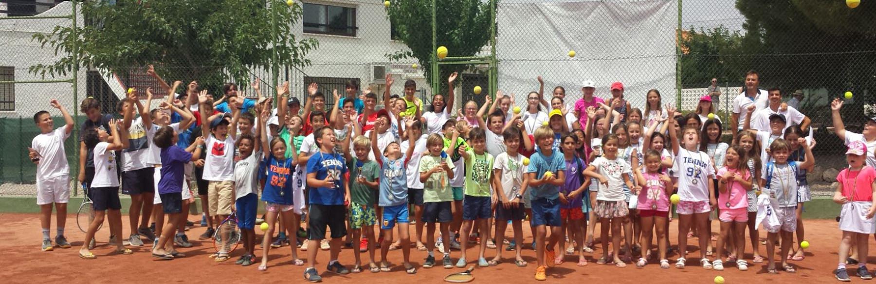 Academia Tenis 92. Campus tenis verano en náquera valencia con ingles intensivo